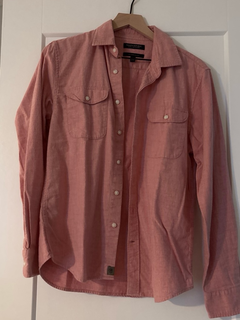 Banana Republic Men’s Long-Sleeve Button-Down Shirt in Dusty Pink